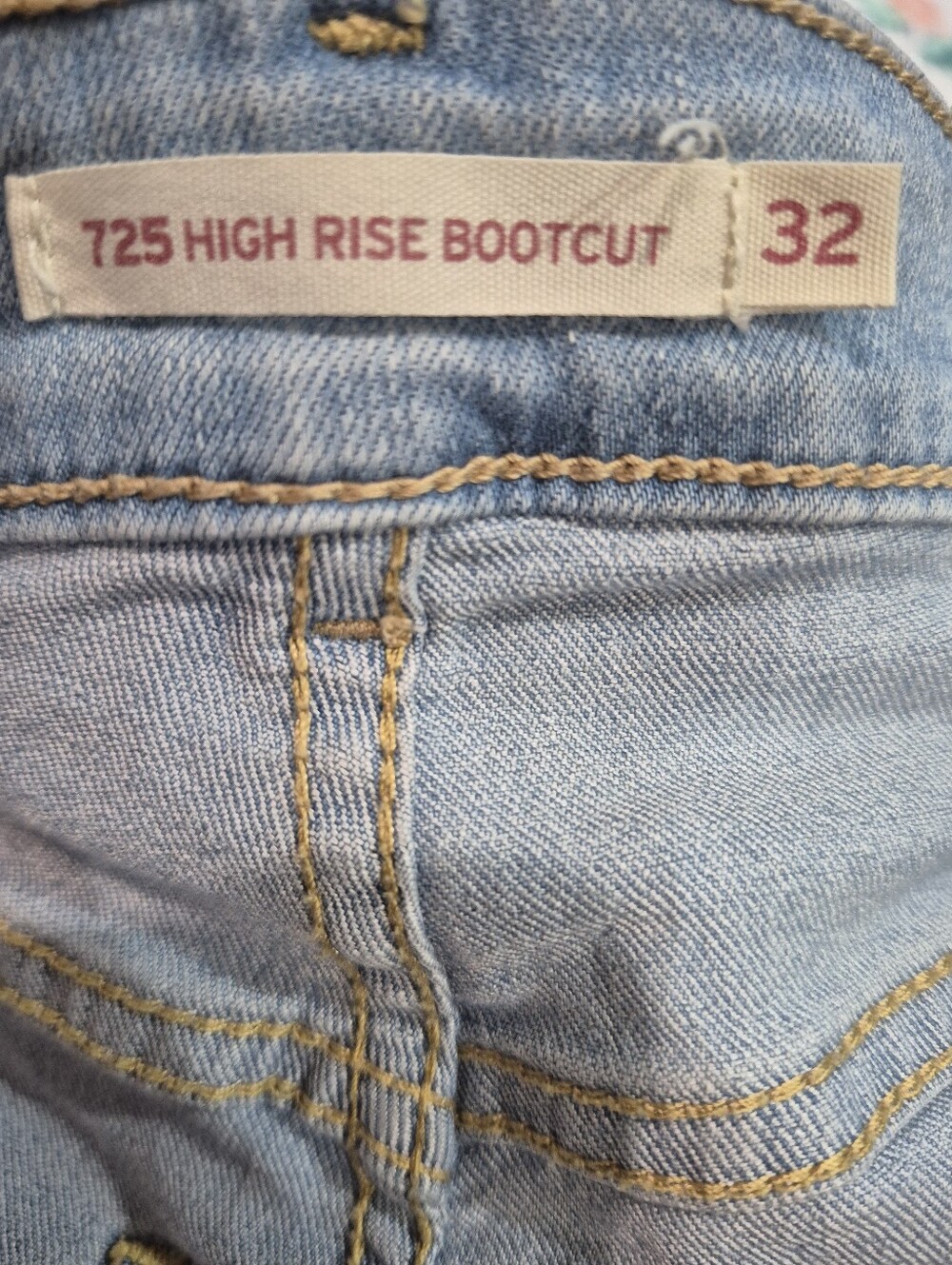 Levi's 725 High Rise Bootcut - Picture 4 of 5